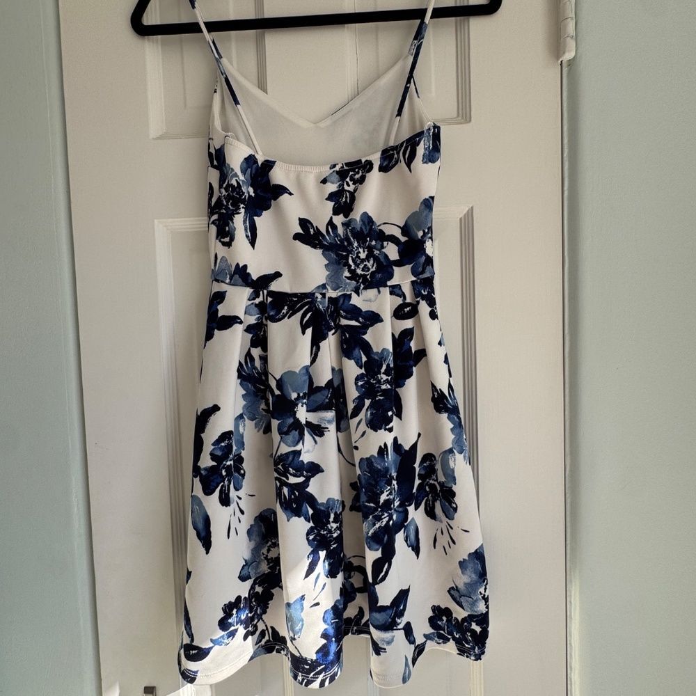 Monteau LA Blue & White Floral Dress Size S - Picture 6 of 6